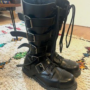 Barely Worn Demonia Riot 18BK